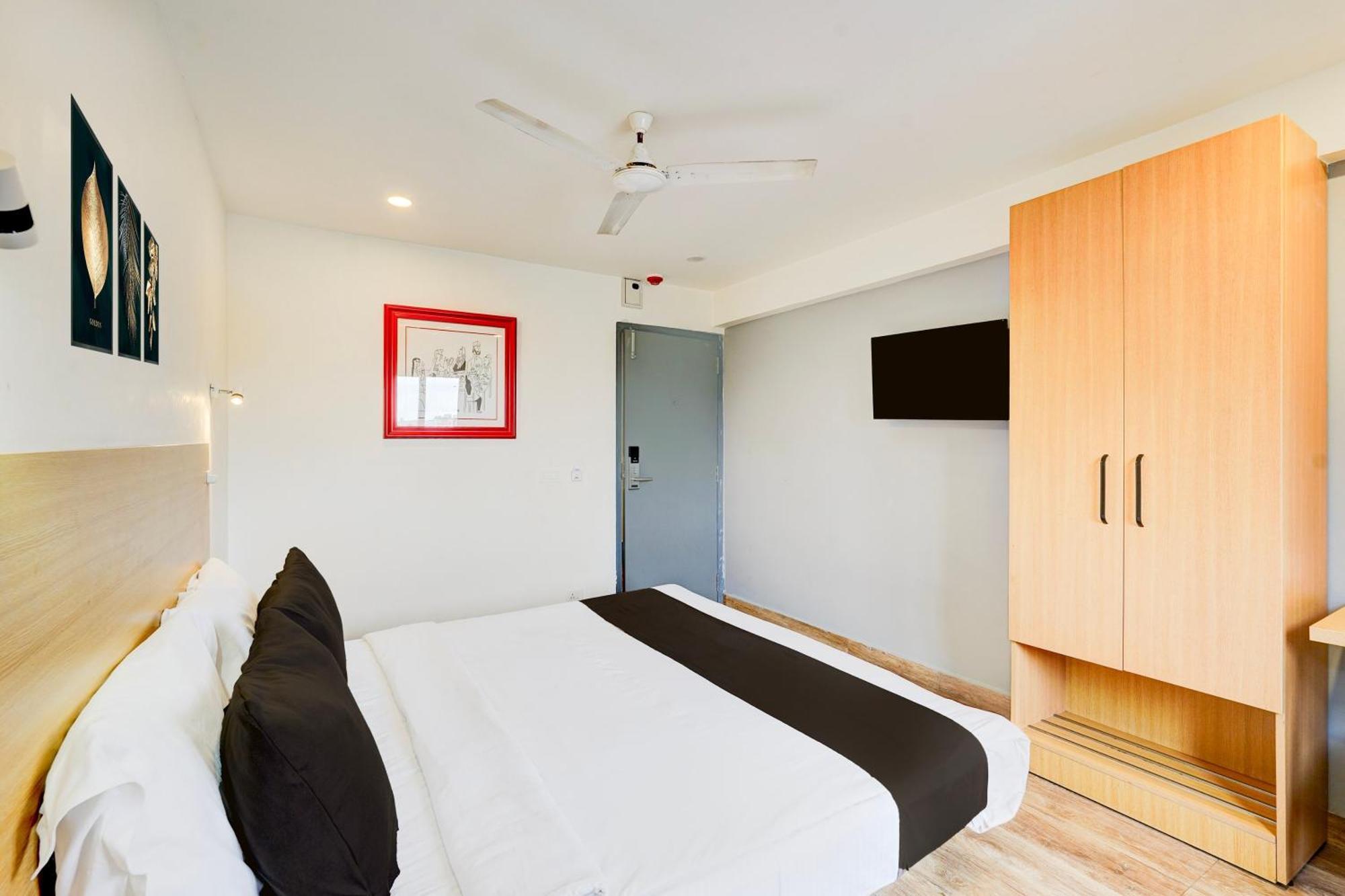 Hotel Super Townhouse Tirupati Esterno foto