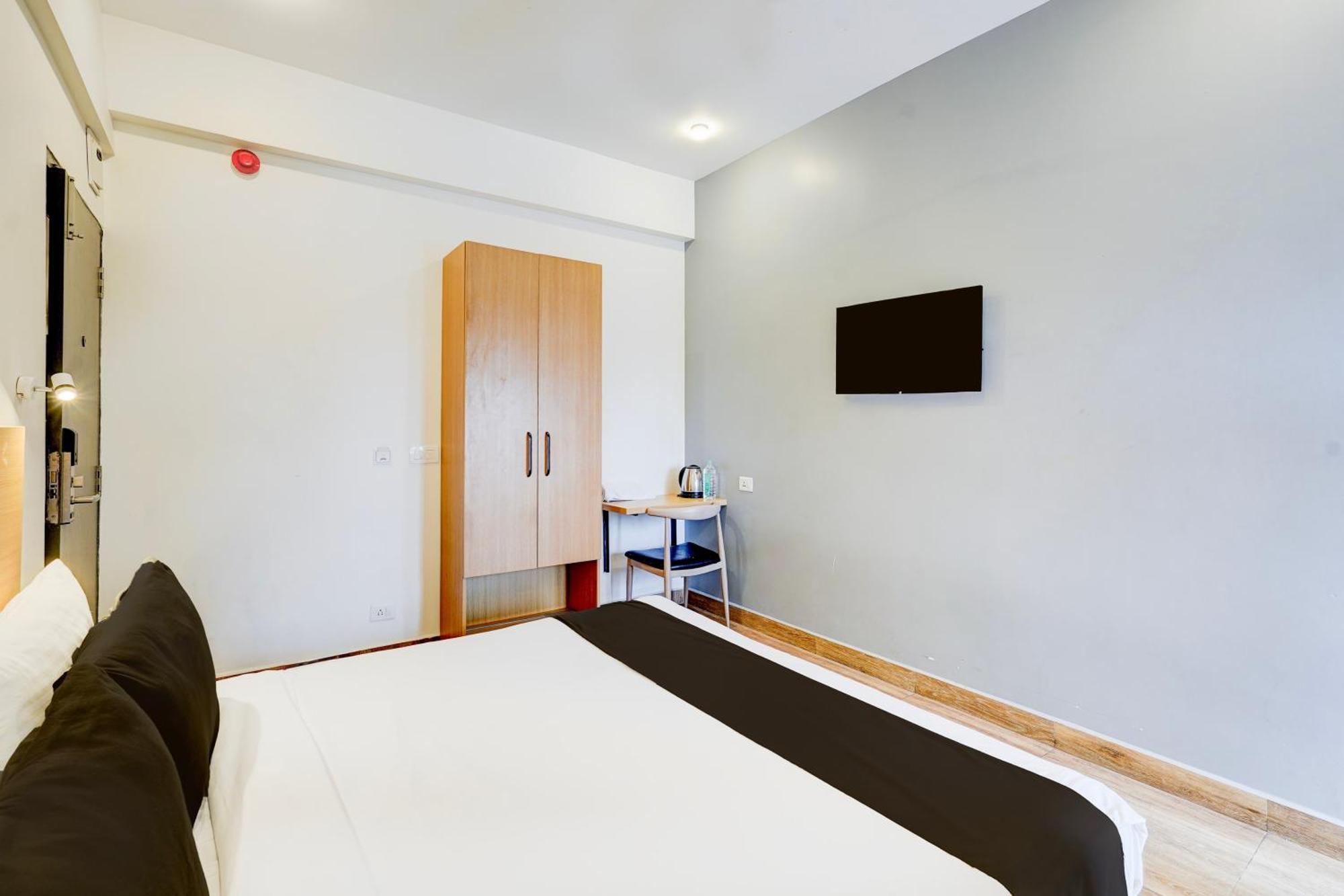 Hotel Super Townhouse Tirupati Esterno foto