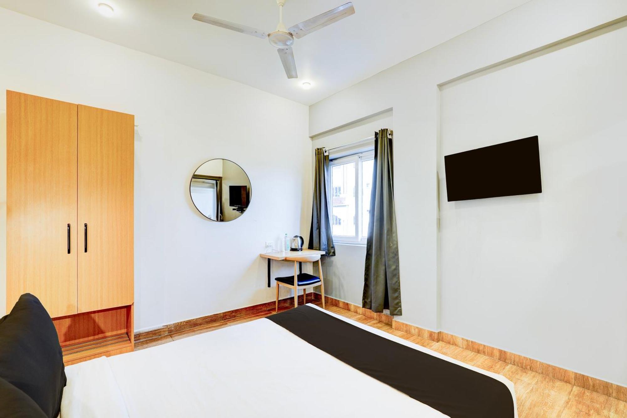 Hotel Super Townhouse Tirupati Esterno foto