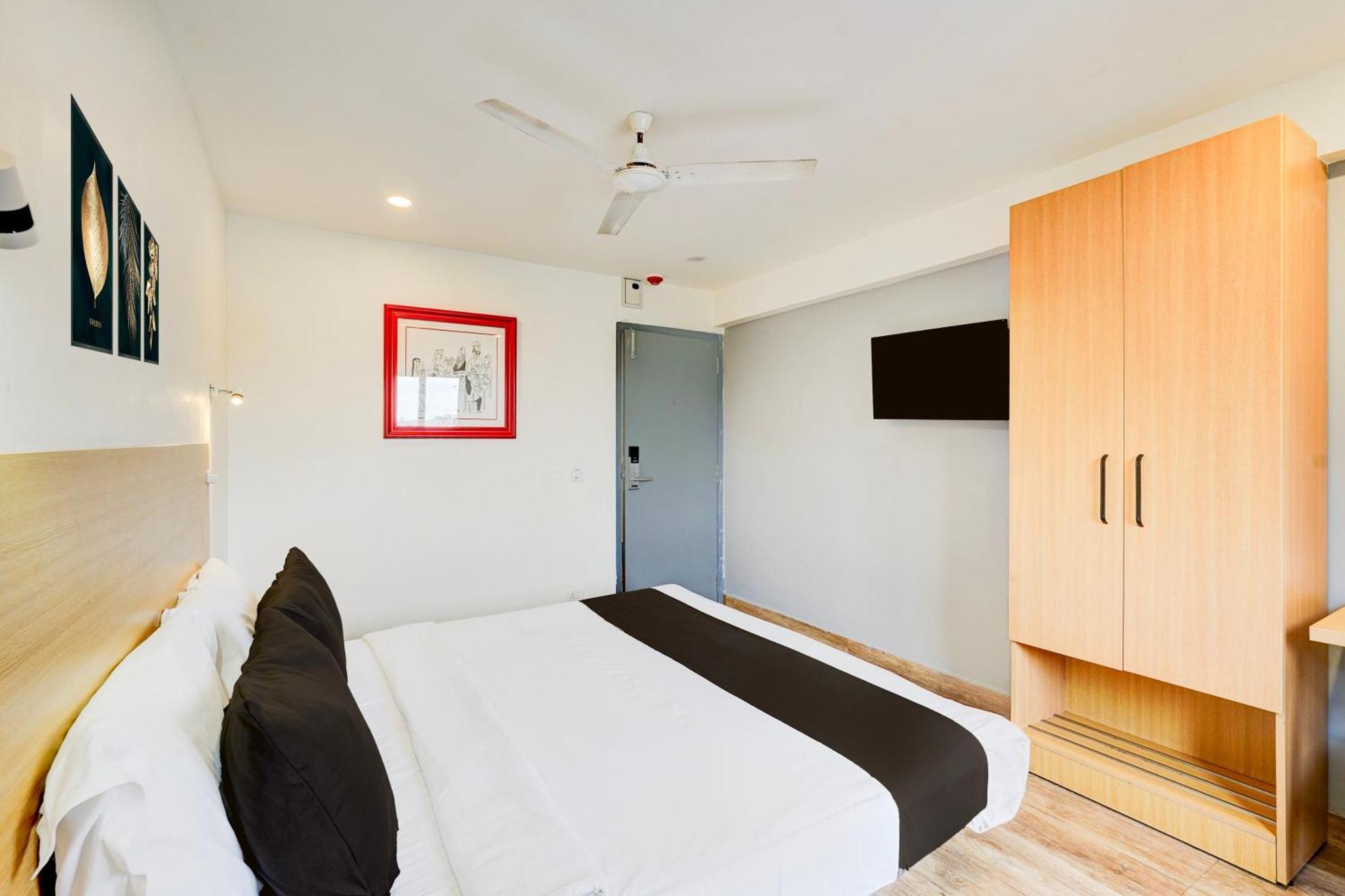 Hotel Super Townhouse Tirupati Esterno foto