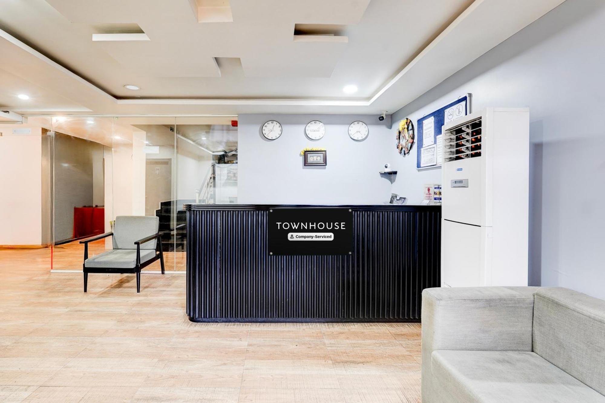 Hotel Super Townhouse Tirupati Esterno foto
