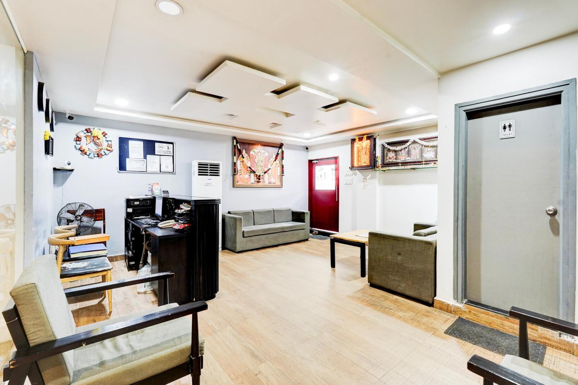 Hotel Super Townhouse Tirupati Esterno foto