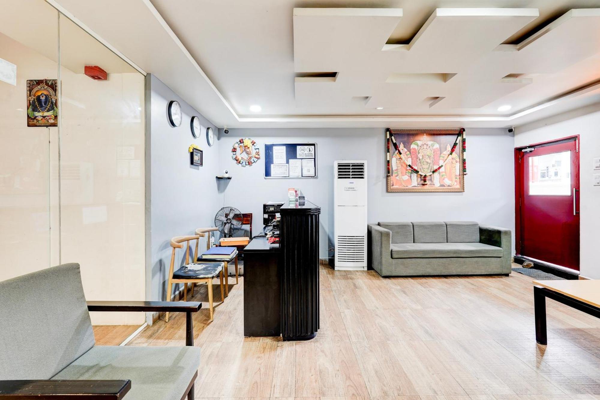 Hotel Super Townhouse Tirupati Esterno foto