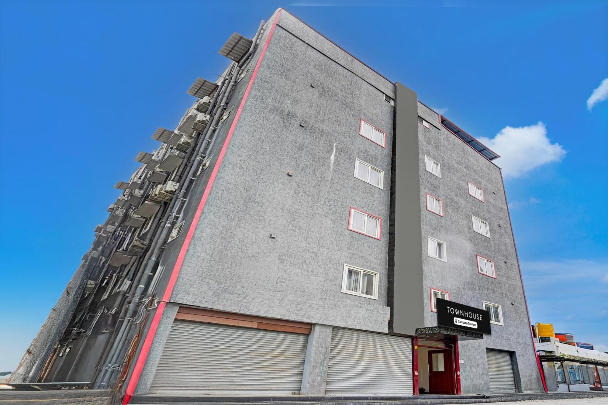 Hotel Super Townhouse Tirupati Esterno foto