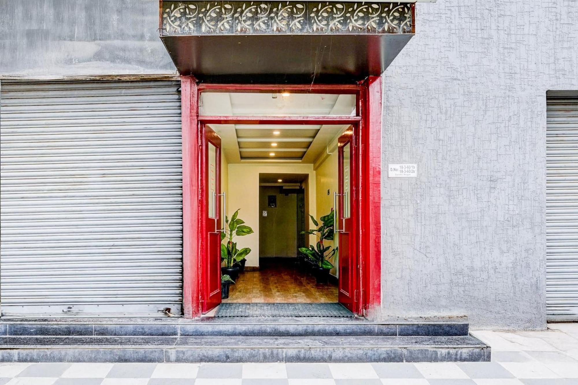 Hotel Super Townhouse Tirupati Esterno foto