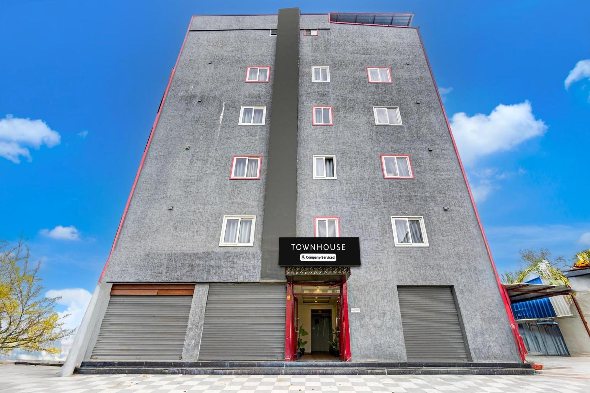Hotel Super Townhouse Tirupati Esterno foto