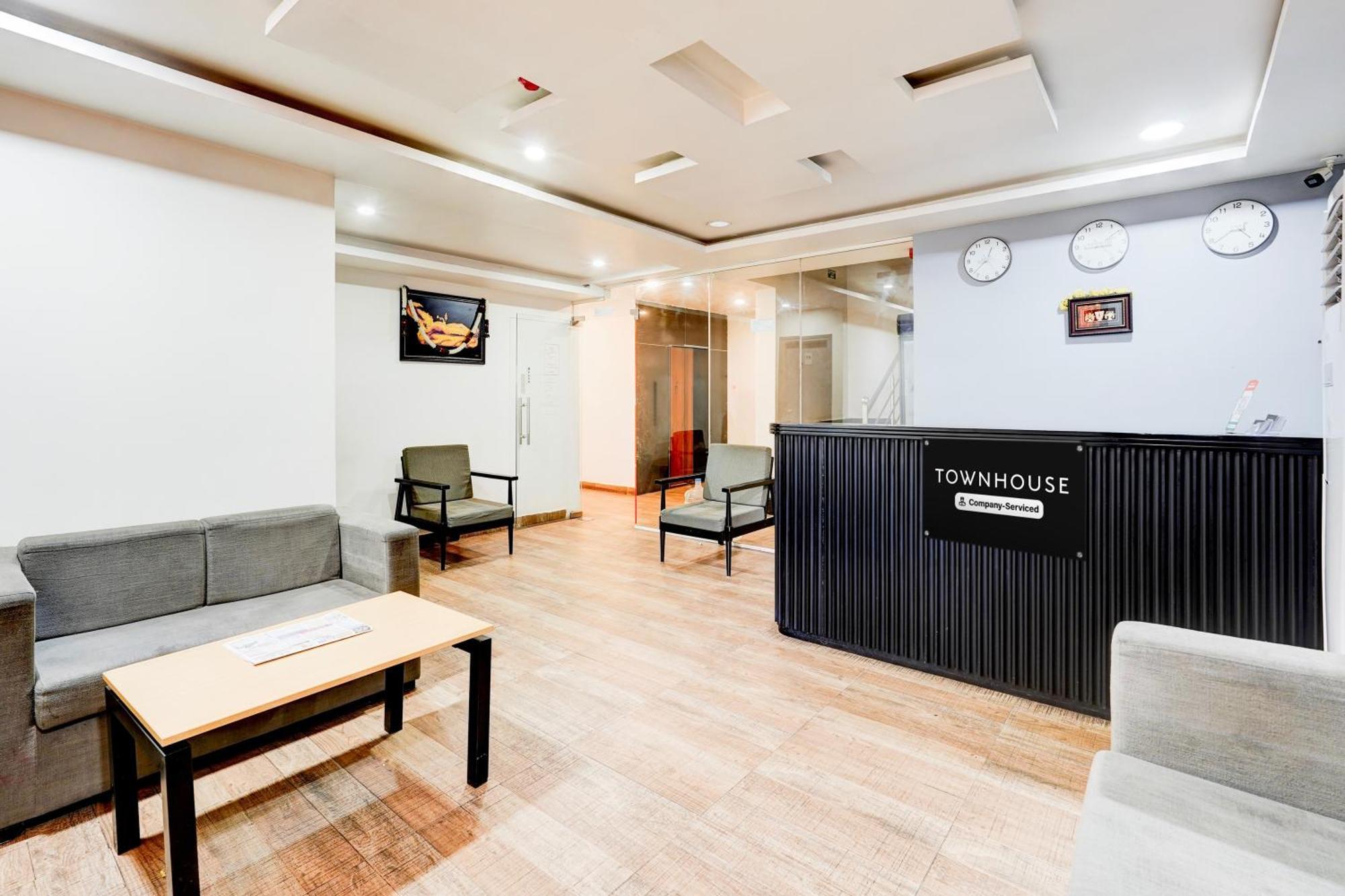 Hotel Super Townhouse Tirupati Esterno foto